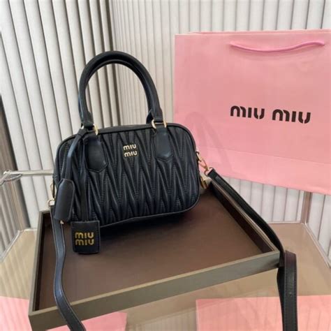 miu miu slingbag